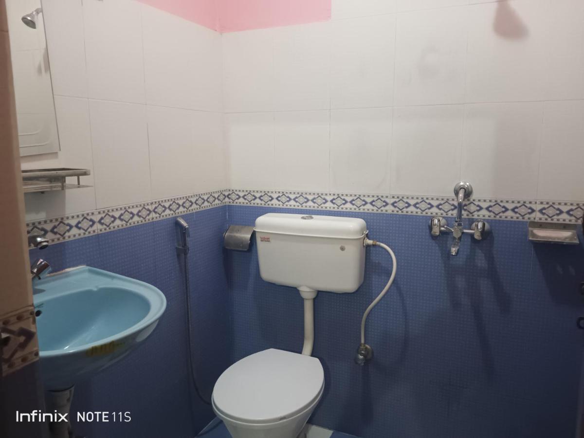 Hotel Buttercup Похара Екстериор снимка