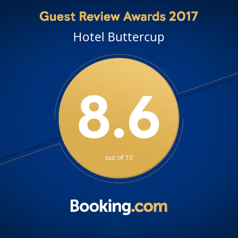 Hotel Buttercup Похара Екстериор снимка